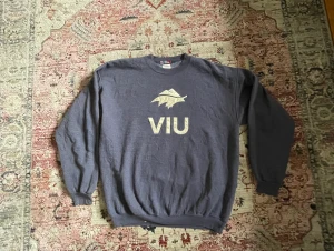 Tröja Canada - Säljer nu min VIU tröja som är gjord i Kanada i storleken XL. Den är gjord för vinter sport därför så varm och mysig. 