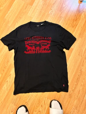 Levi’s tröja  - Cond 8/10