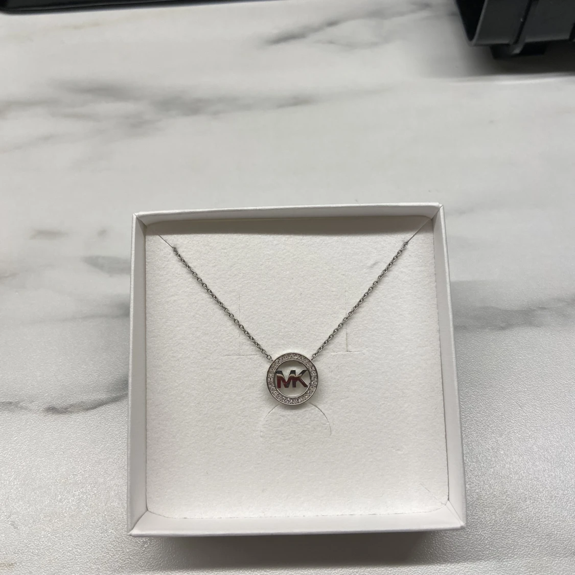 Michael Kors halsband 