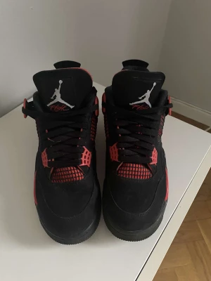 Air jorden 4 retro Red Thunder  - Äkta har kvitto och box  storlek 41 Pris kan diskuteras 