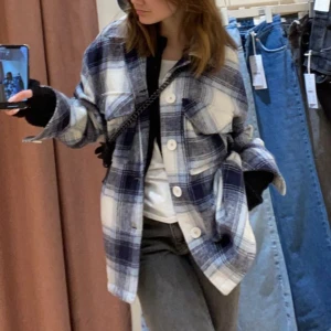 Kappa till höst/vinter - Supersnygg jacka med jättefin färgkombinationen. Mycket bra skick 9/10. Passar storlek s/m. Pris kan diskuteras vid snabbköp.