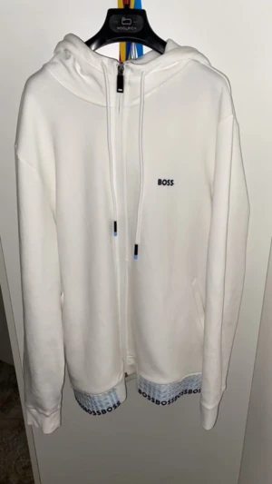 Boss kofta  - Boss kofta, perfekt skick som ny Storlek M Ny pris 2000kr