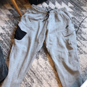 Nike byxor - Nyskick knappt använda