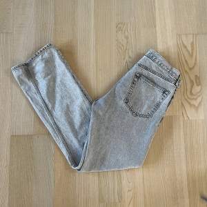 Ett par snygga Hope rush jeans i storlek 30. Vid fler frågor kom PM