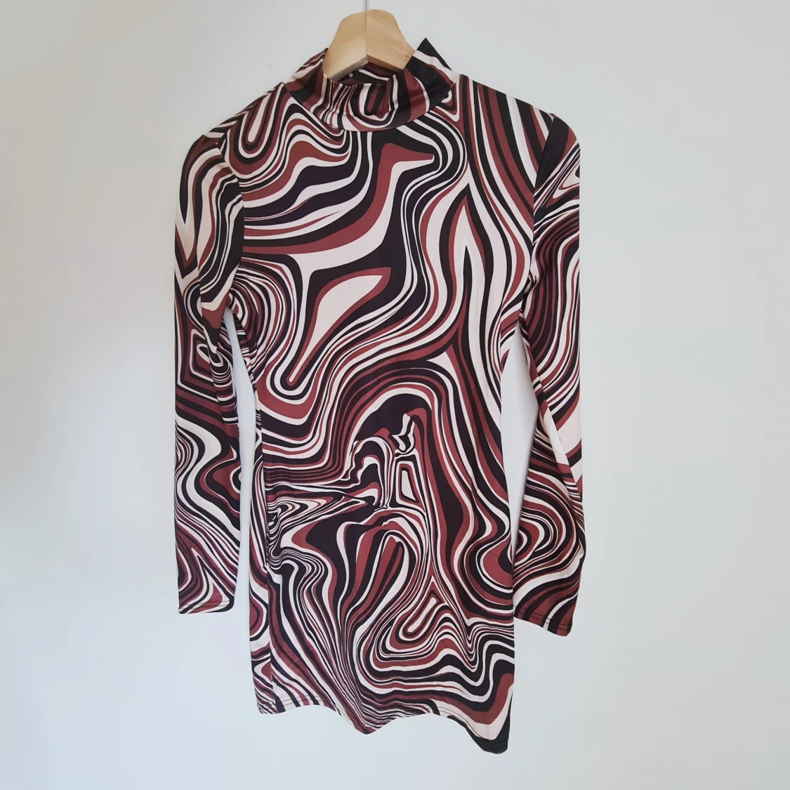 Mönstrad klänning - 90