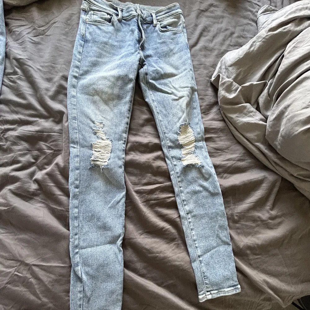Slitna jeans. Jeans & Byxor.