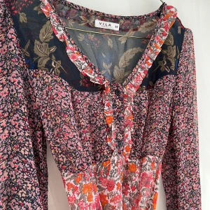 Höst klänning  - En chiffong klänning till hösten 🍂 snygg till boots 🥀xs men s kan också ha den 