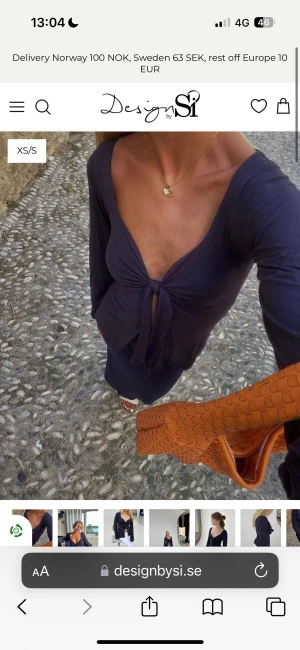 Blus - Ifrån designbysi använd två gånger💘 Tryck gärna på köp nu 🥰