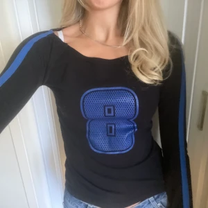 Tröja - Fin y2k tröja som inte används! Liten i storleken sitter som en S🤍 frakt 45kr