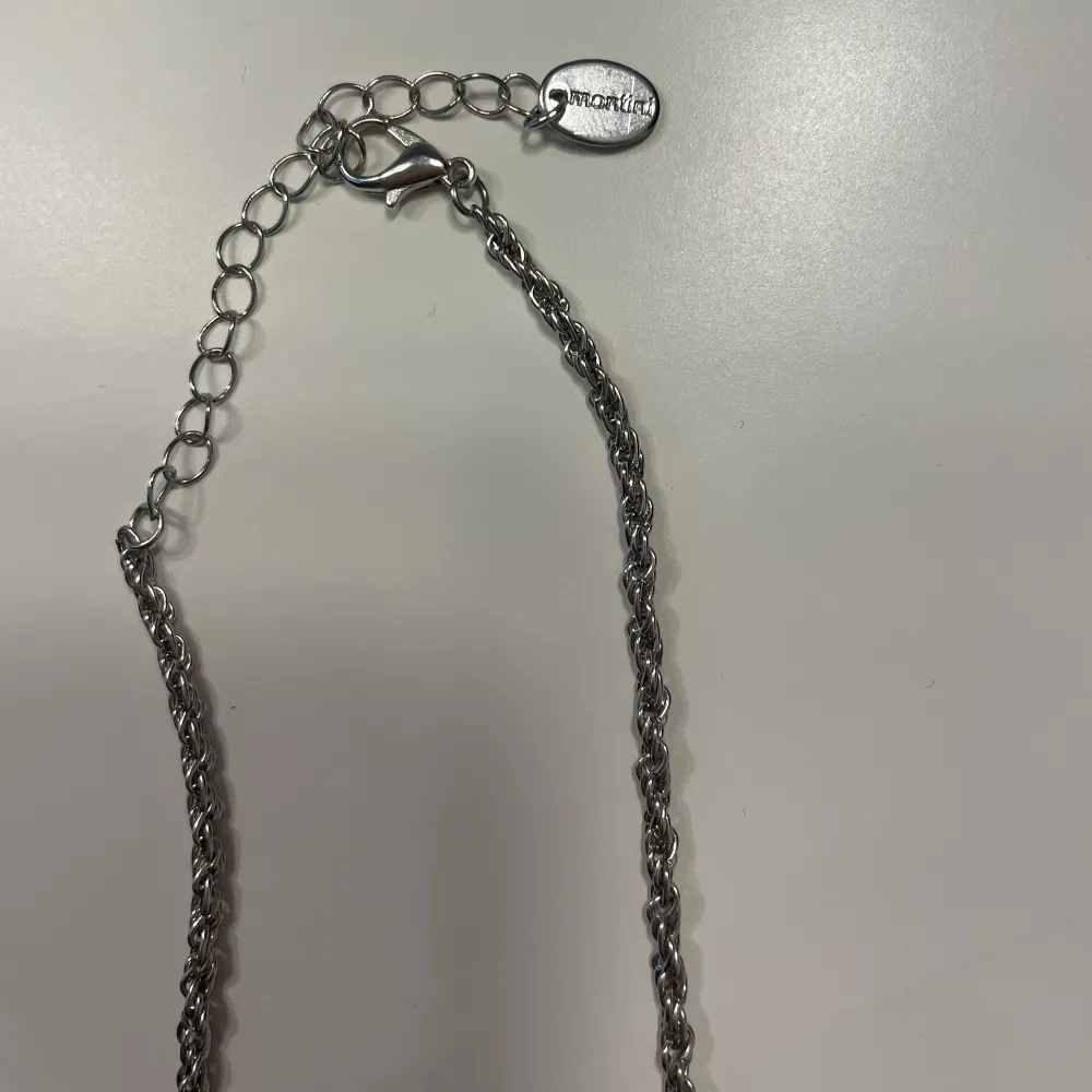Halsband från Ur & Penn i metall som inte har använts. . Accessoarer.