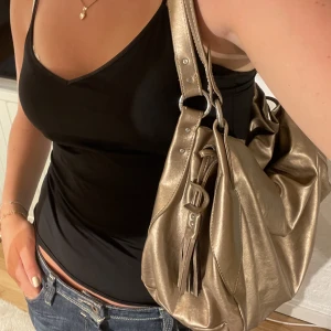 unik väska  - OBS SÄLJER FÖR 240 direkt. Skriv privat. Först till kvarn !!!