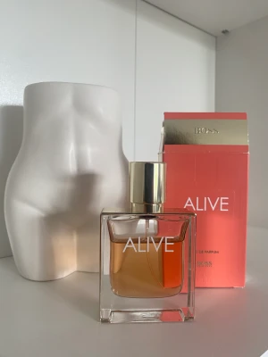 Hugo Boss - En fräsch doft med äpple och kanel🍏 30ml, kommer i orginalförpackning🤍 Nypris: 499kr🤍 Tryck gärna på köp nu