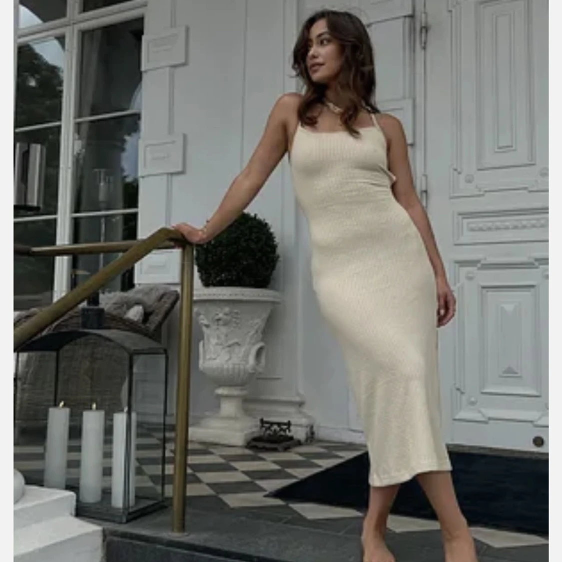 NA-KD beige klänning