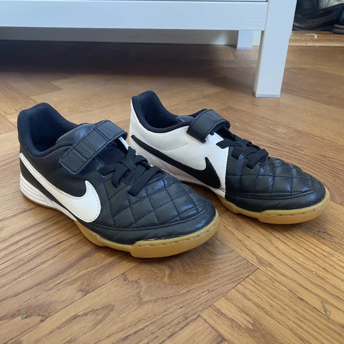 nike tiempo sneakers - 90