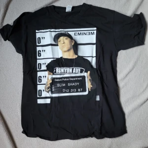 Eminem t-shirt - Eminem t-shirt från punktshop, köpte för 300kr