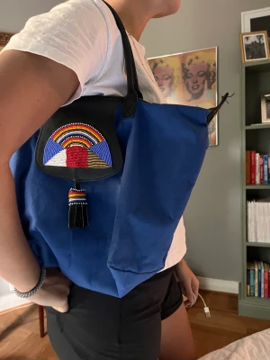 Blå väska  - Super snygg väska, bra till skolan 