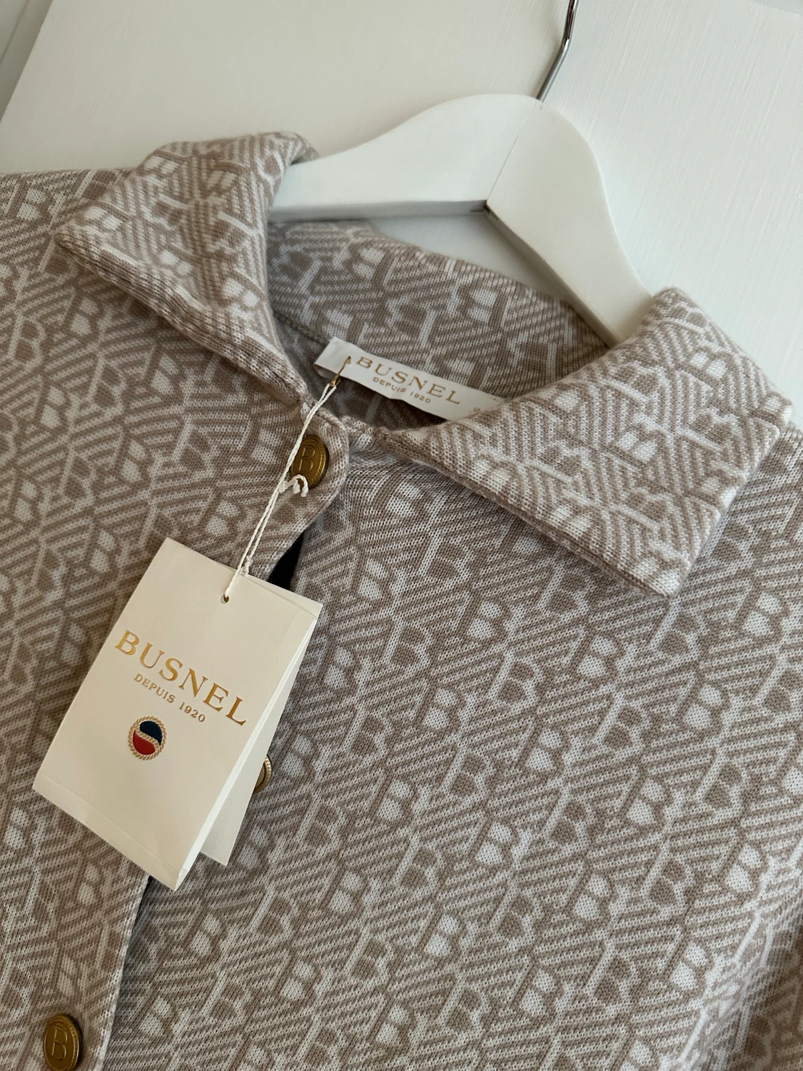 Helt ny slutsåld Busnel Cape - 90