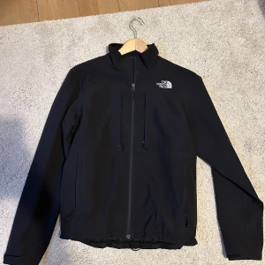 North face jacka - Använd fåtal gånger inga flaws  Cond 8,5/10 