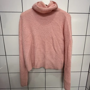 Polotröja  - Jätte söt polo tröja från other stories💞knappt använd