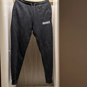 Hoodrich byxor  - Helt vanliga svarta hoodrich byxor med bra kvalitet 