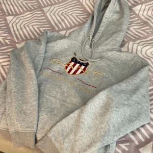GANT hoodie - Säljer min GANT hoodie som inte används längre. Nypris: 730kr