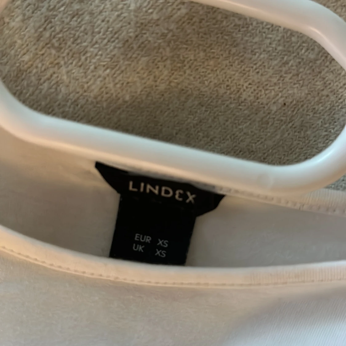 Vit tröja med ballongarm - 90