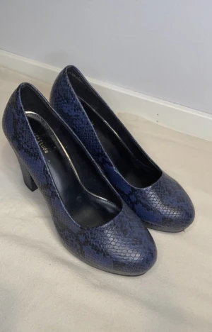 Högklackade skor - Sköna högklackade skor, storlek 39