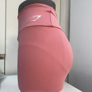 Helt nya, rosa gymshark shorts. Väldigt bekvämt material. Passar storlek XS-S.