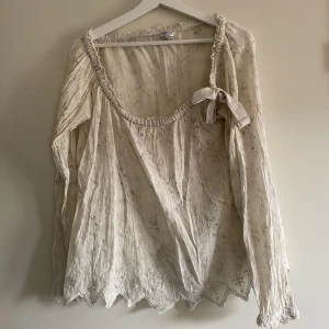 Blus hunkydory  - Jättefin blus i fint skick 💕🙌🏼 passar s - m 