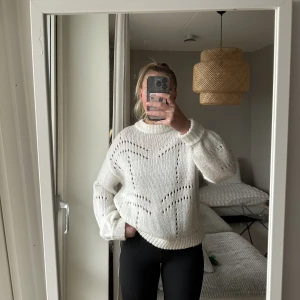 Stickad tröja  - Stickad tröja från Gina Tricot.