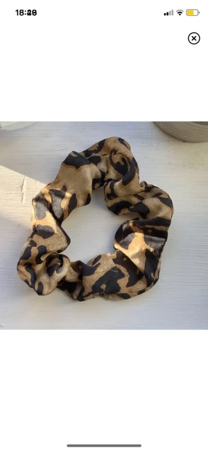 Scrunchie  - Scrunchie som tyvärr inte kommer till användning. Frakt tillkommer på 18 kr 💕