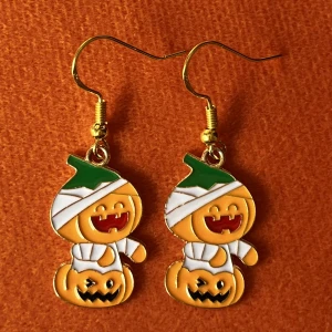 Halloween örhängen 🧡 - Nickelfria krokar och fri frakt 🧡