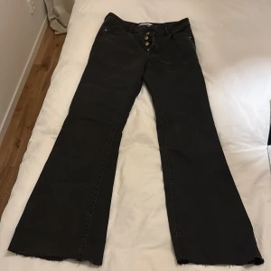 Zara bootcut jeans!💗 - Som nya💗