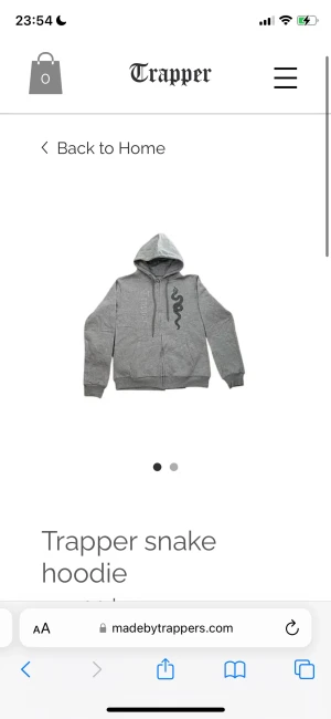 Ziphoodie - Ziphoodie från madebytrappers, riktigt fräsch, fint skick. Den är i Storlek L. Skriv för frågor