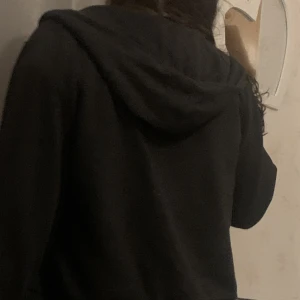 kofta - en vanlig svart kofta, köpt på new yorker