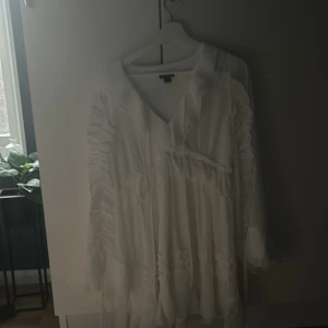 Kläning - Kläning från boohoo, använd en gång på min konfirmation!