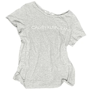 Calvin Klein t-shirt grå - Grå Calvin Klein Jeans tröja i ljusgrå