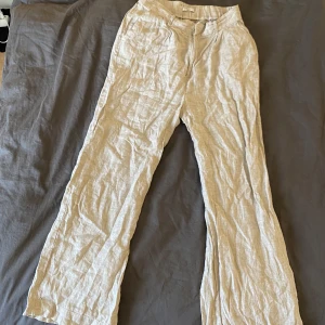 Linnebyxor  - Beige linnebyxa 