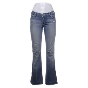 Jeans  - Säljer min as snygga jeans som är såå coola. Hör av er vid fler frågor❤️