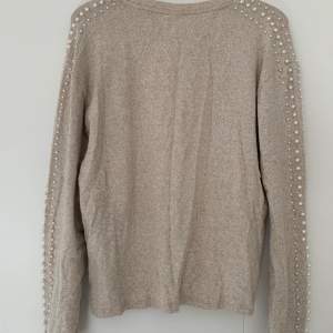 Fin Beige tröja från H&M i storlek S säljer denna för kommer aldrig till användning! ☺️bra skick. 