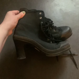 Klackskor  - Coola sneakers klackar