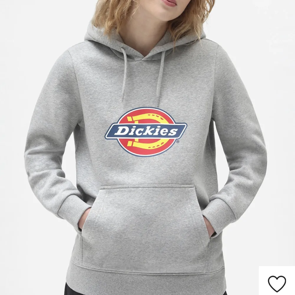 Grå dickies hoodie  Använd ett par gånger Säljes pga börjar bli för liten Nypris 749kr, säljes för 400kr 🩷. Hoodies.