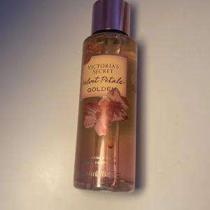 Velvet petals golden - Helt oanvänd Victoria’s Secret body mist i doften velvet petals (golden).