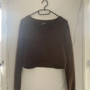 Stickad kroppad tröja - Superskön stickad tröja i storlek L, använd fåtal gånger☺️