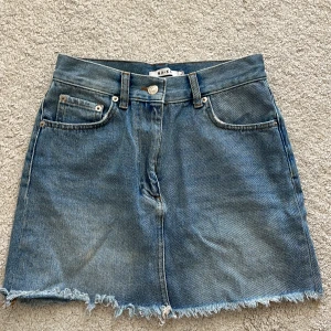 Jeanskjol - Jeanskjol från nakd 