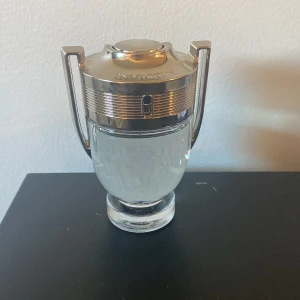 Invictus Parfym - Helt ny parfym. Helt full 50 ml. Invictus Paco Rabanne