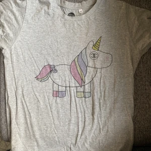DOCTOR FAKE T-shirt  - Storlek M