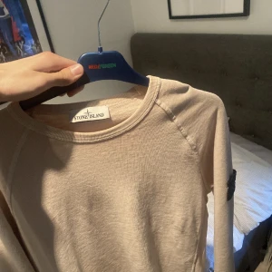 Stone Island tröja - Snygg Stone island tröja Medium väldigt bra skick säljer billigt