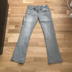 Säljer mina Ltb valerie jeans i storlek 27x30. 