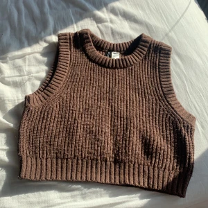 Brun väst - En brun väst som inte har kommit till någon användning 